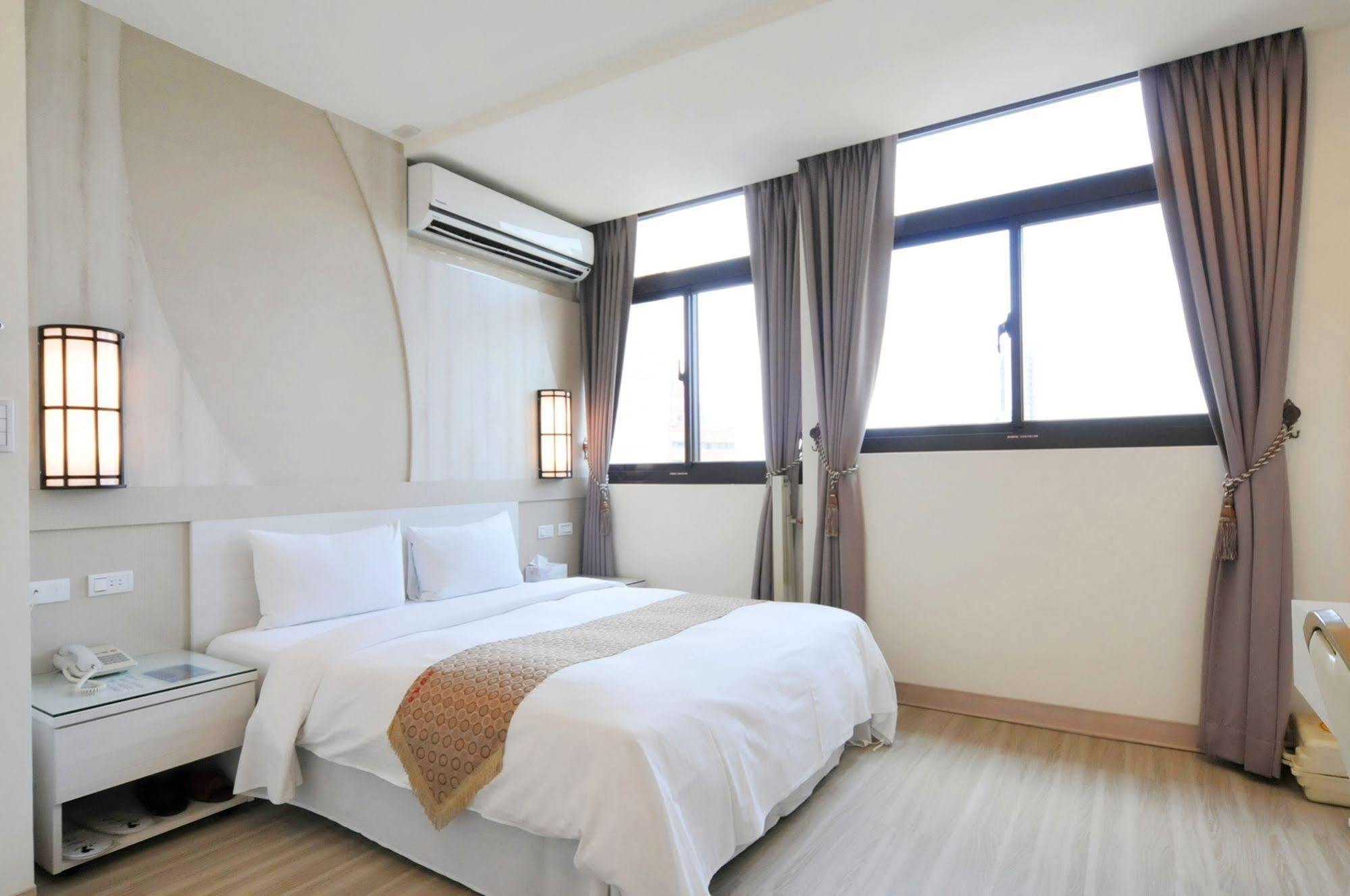 Chengdian Hotel Tajpej Buitenkant foto